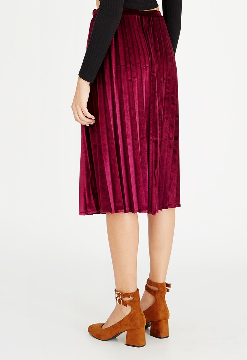 STYLE REPUBLIC - Pleated Velvet Skirt Dark Red