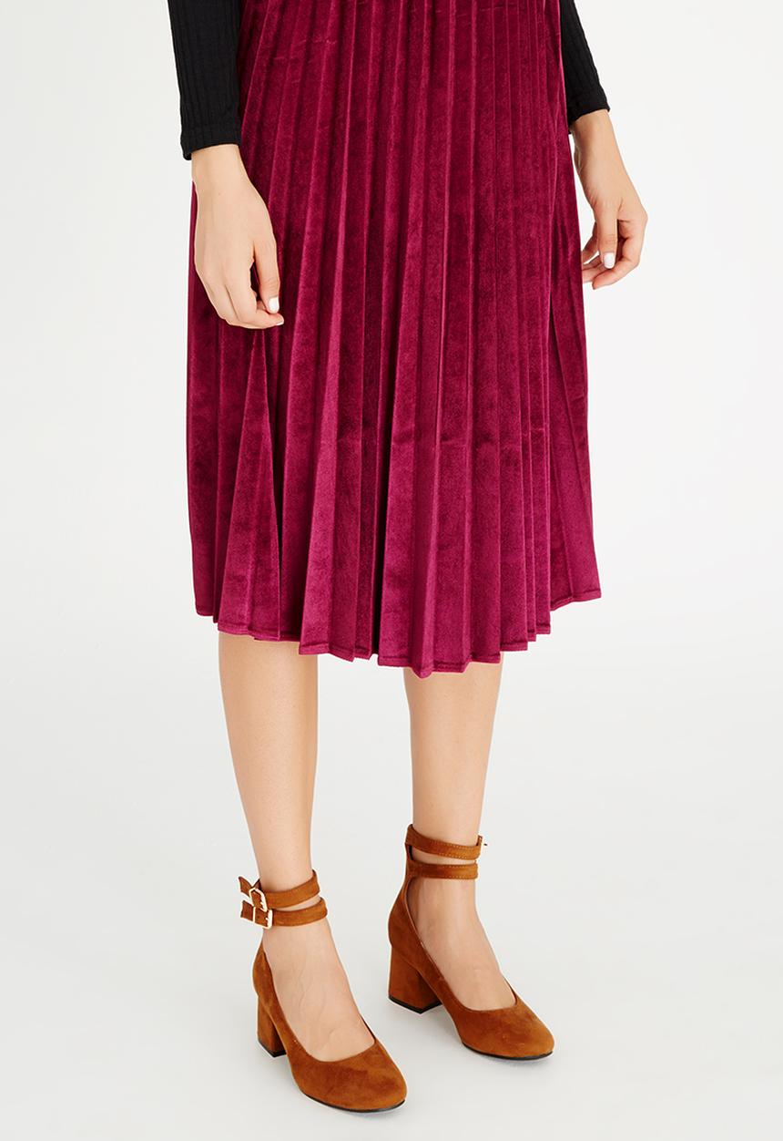 STYLE REPUBLIC - Pleated Velvet Skirt Dark Red