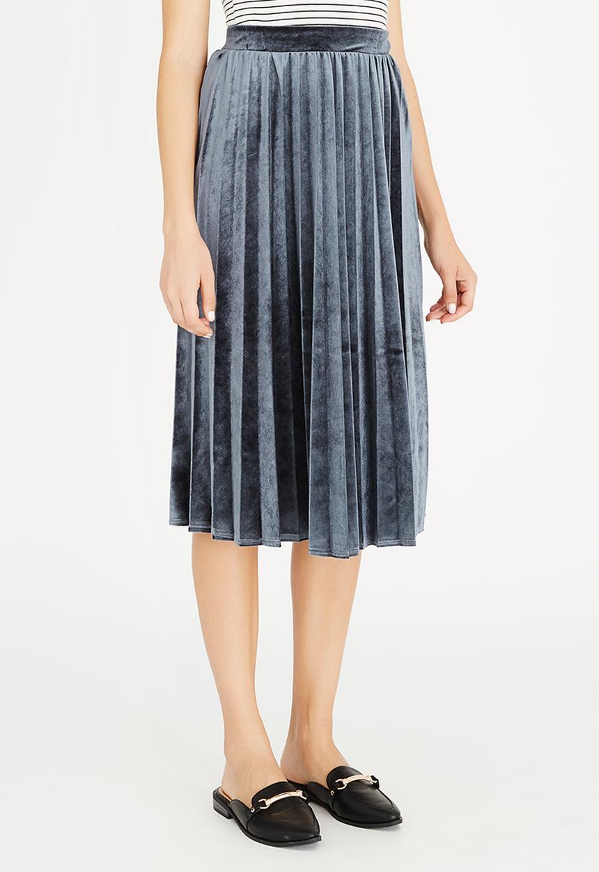 STYLE REPUBLIC - Pleated Velvet Skirt Grey