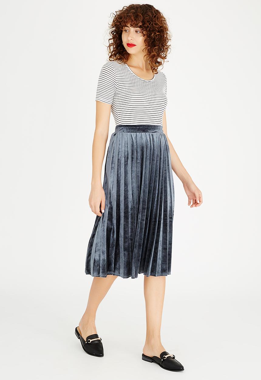 STYLE REPUBLIC - Pleated Velvet Skirt Grey