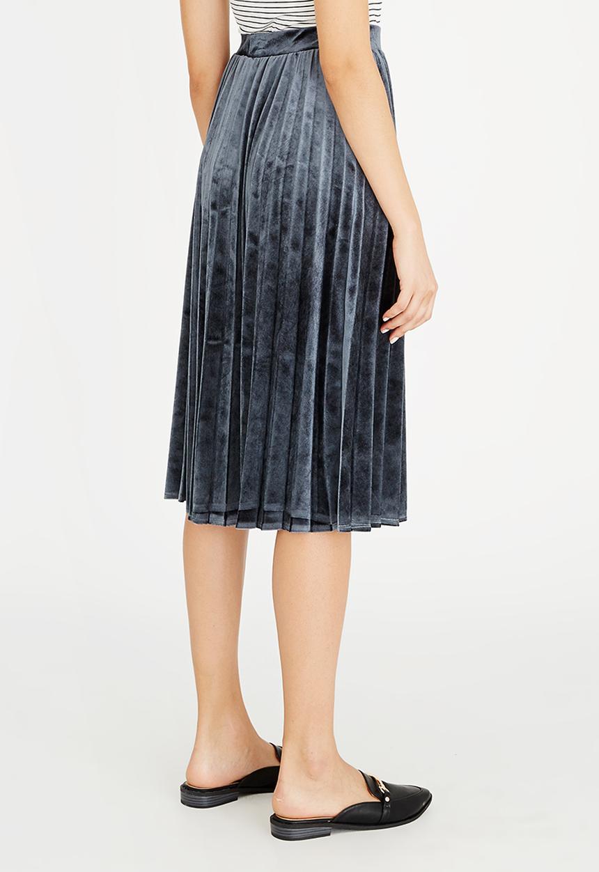 STYLE REPUBLIC - Pleated Velvet Skirt Grey