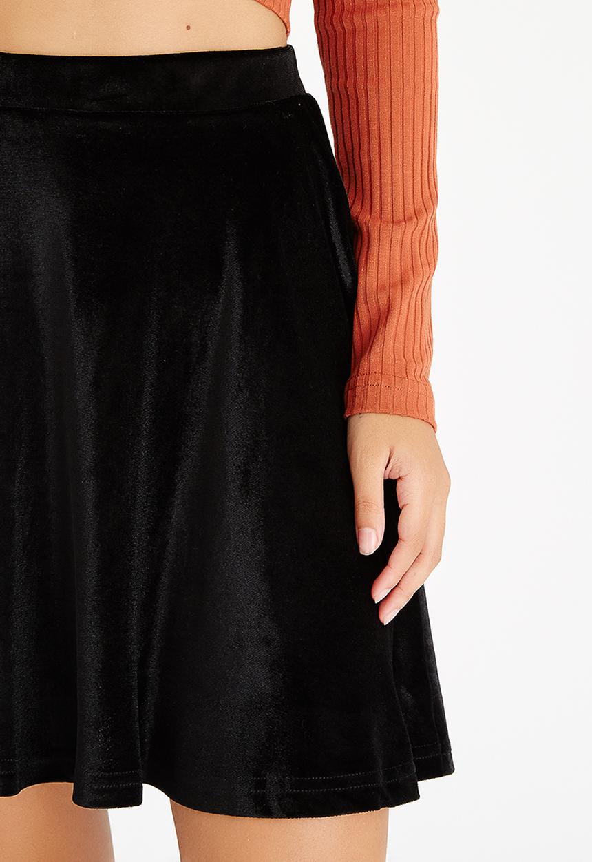 c(inch) - Skater Mini Skirt Black