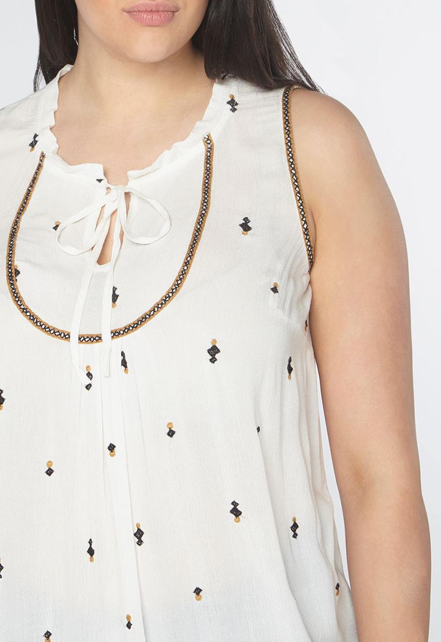 EVANS - Embroidery Detail Sleeveless Top White