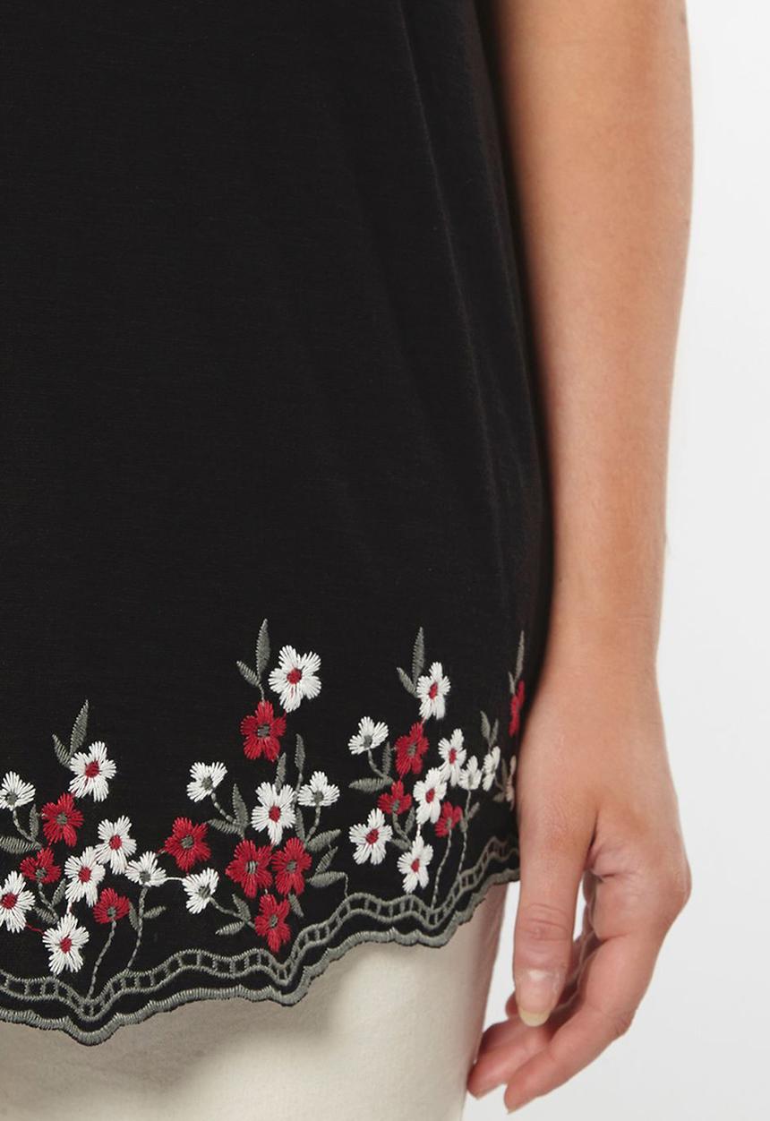 EVANS - T-shirt with Scalloped Hem Black