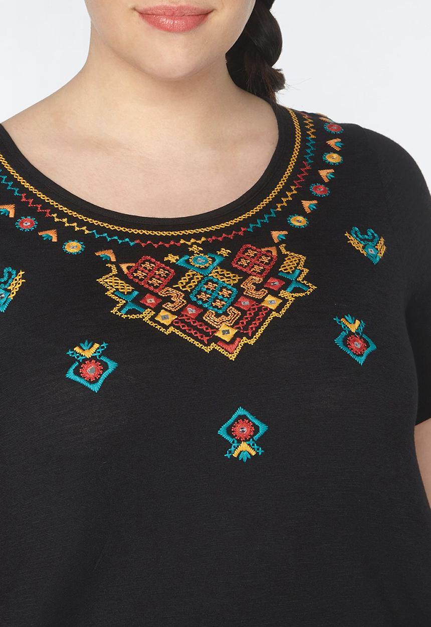 EVANS - Embroidery Detail Tee Black