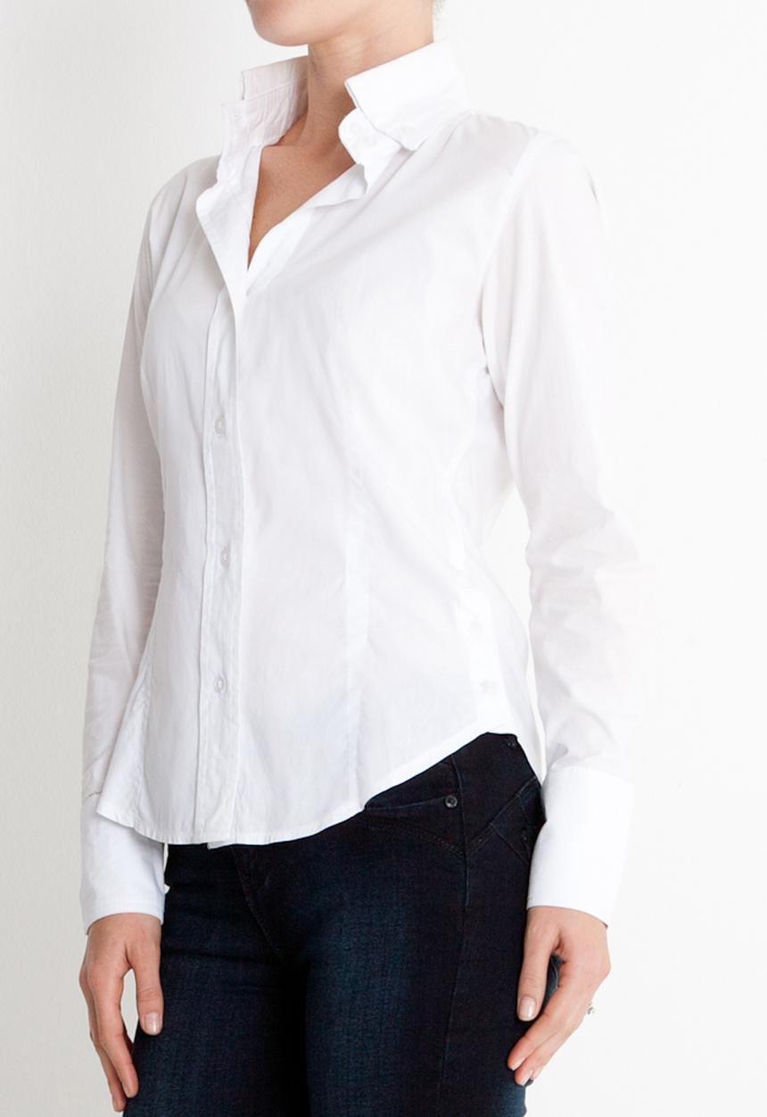 MISS JONES - The iconic white shirt