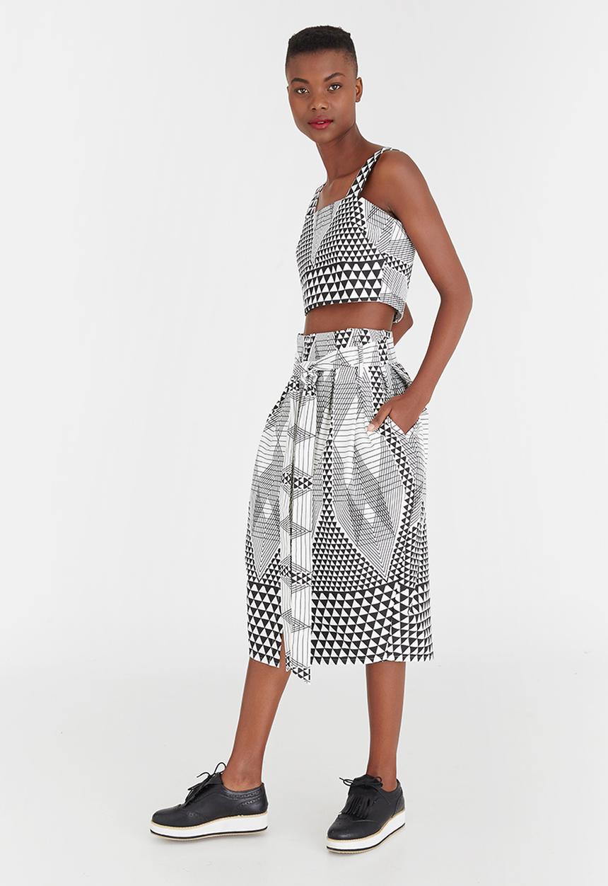Chulaap - Diamond Print Paperbag Waist Skirt Black and White