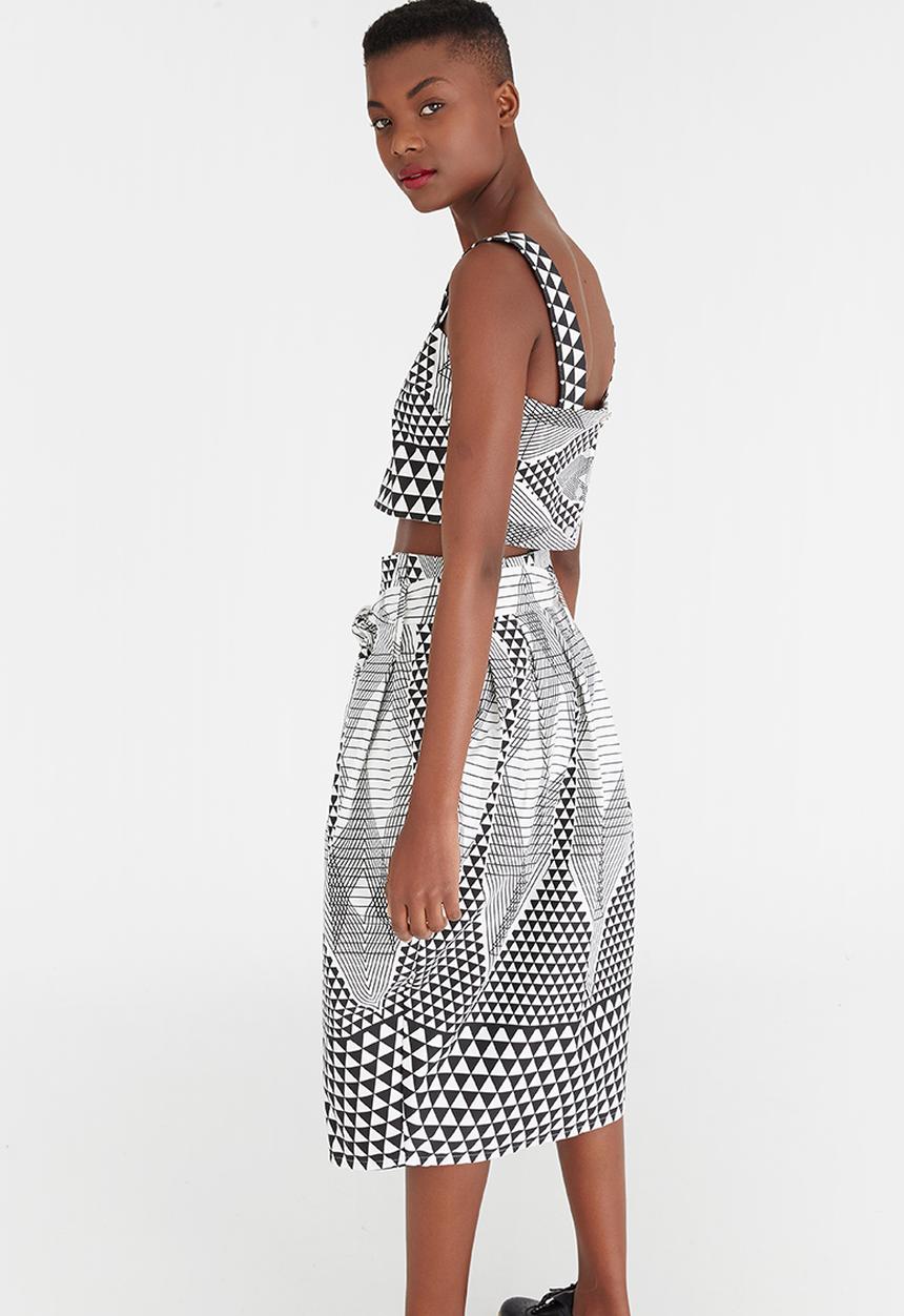 Chulaap - Diamond Print Crop Top Black and White