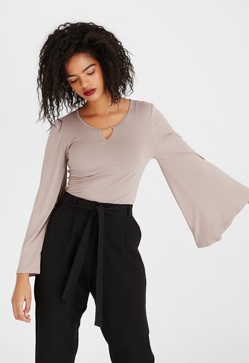 edit - Volume Sleeve Top with Keyhole Stone