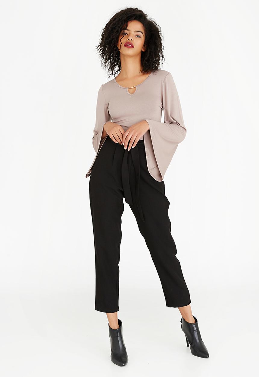 edit - Volume Sleeve Top with Keyhole Stone