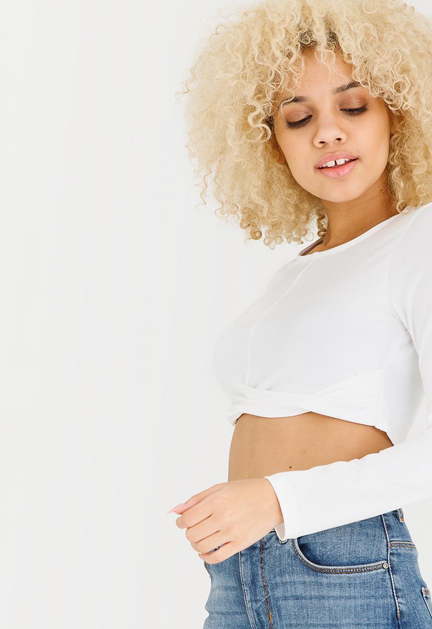 c(inch) - Cross Front Crop Top White