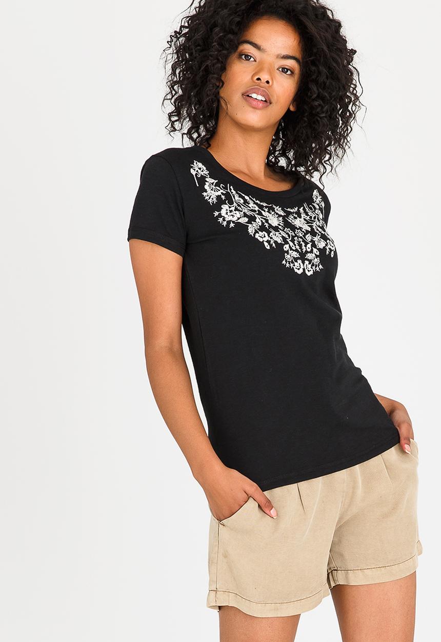 JEEP - Embroidered Scoop Neck Tee Black