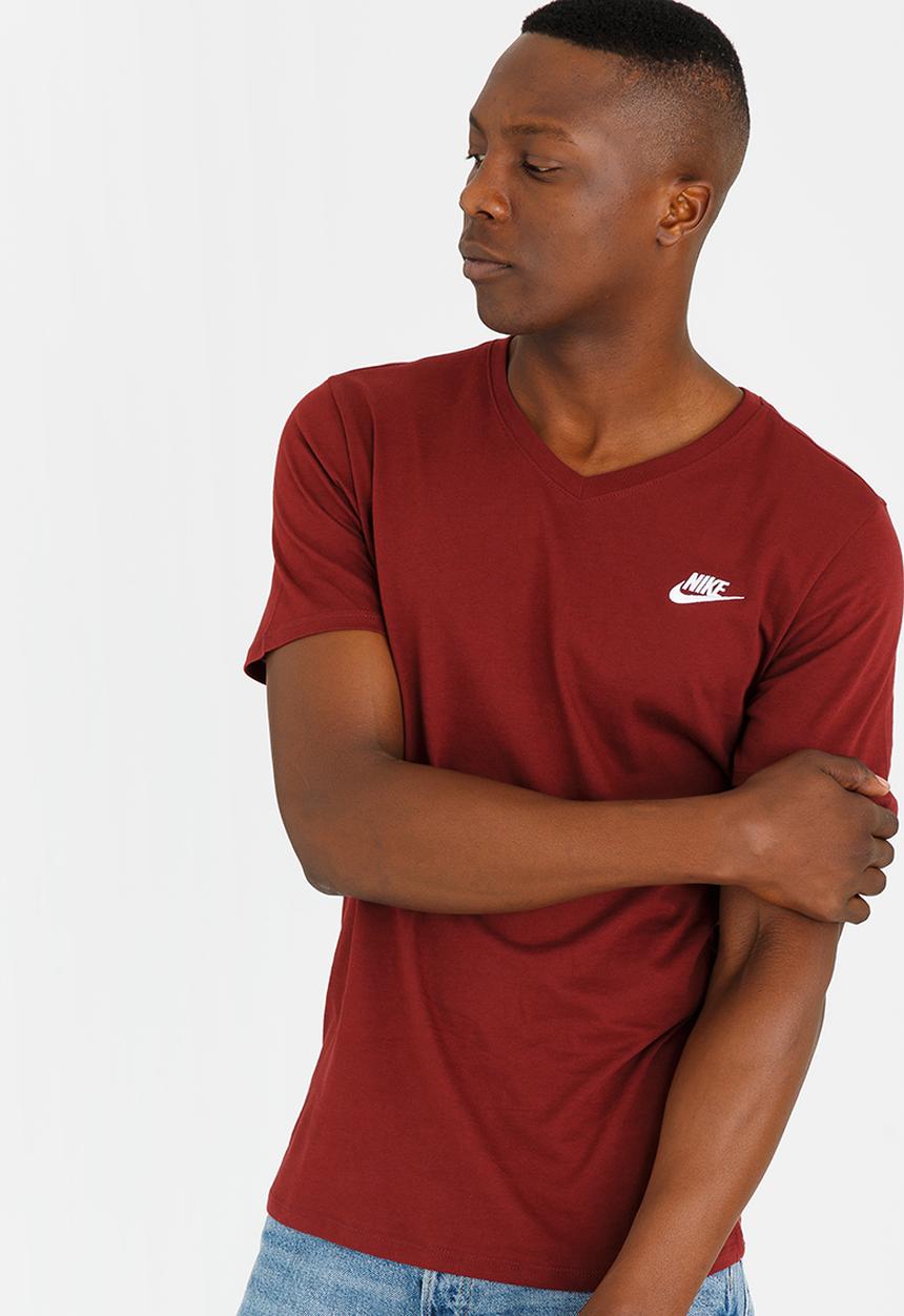 Nike - NSW Tee Vnk Club Embrd Ftra Dark Red