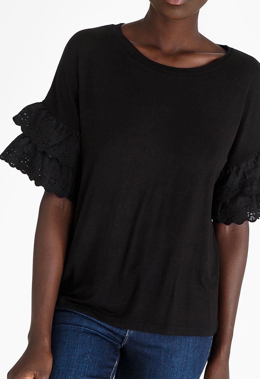 edit - T-shirt with Frilly Lace Sleeves Black