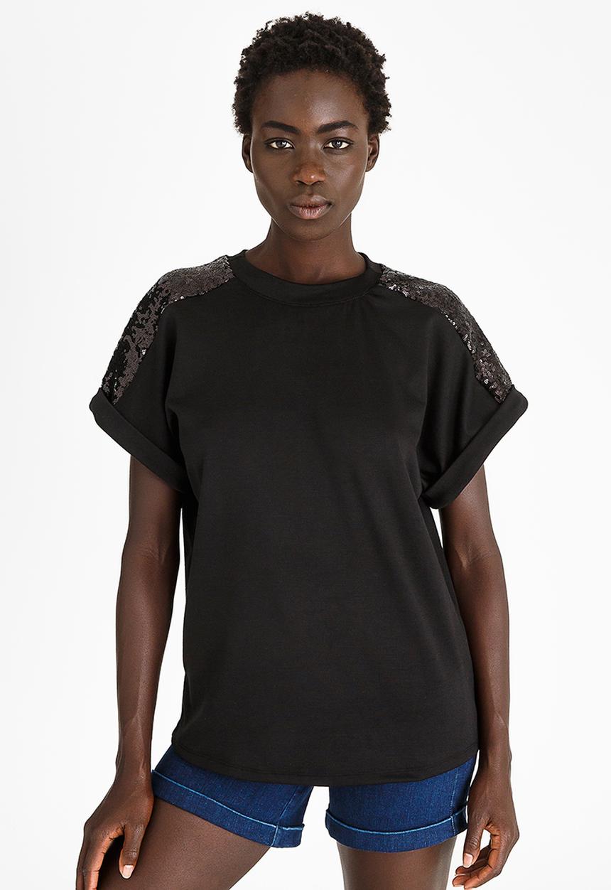 STYLE REPUBLIC - Sequin Inset T-shirt Black