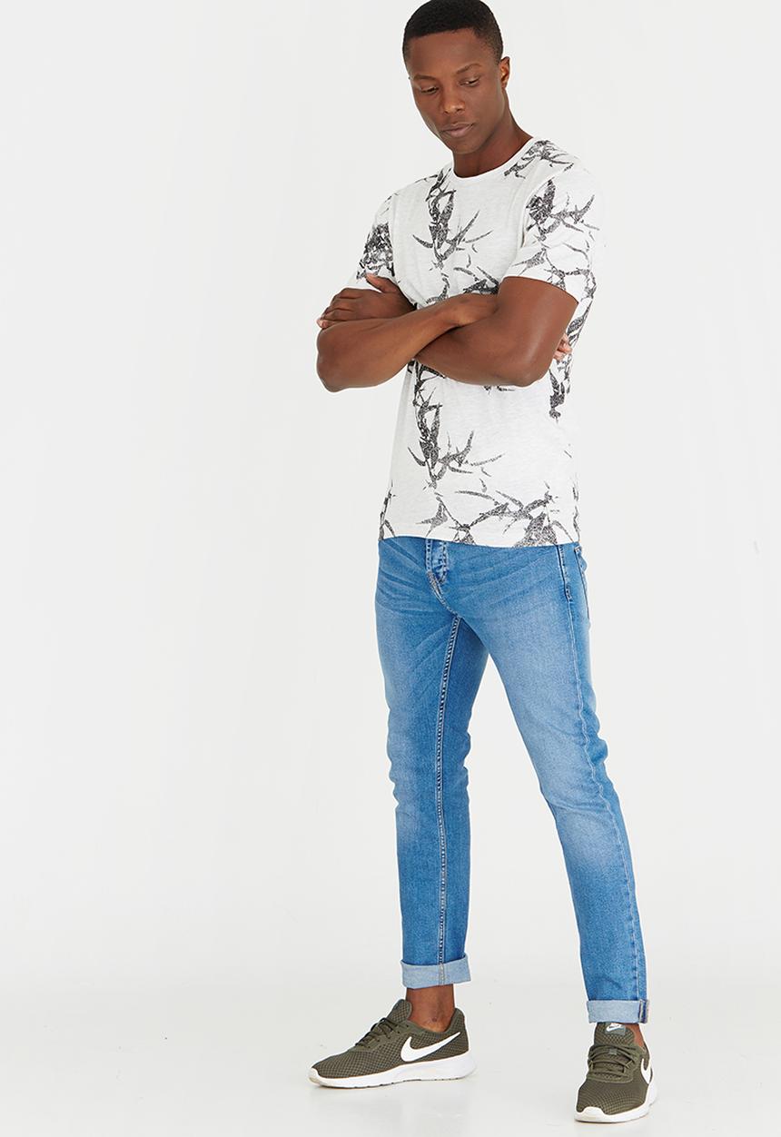 Only & Sons - Thorleif  Flower Print  Fitted Tshirt Cream