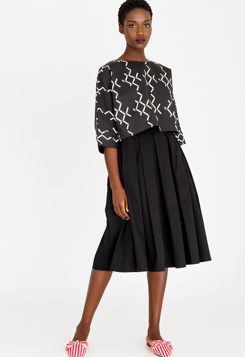Chulaap - 3/4 Sleeve Diamond Print Box Top Black and White