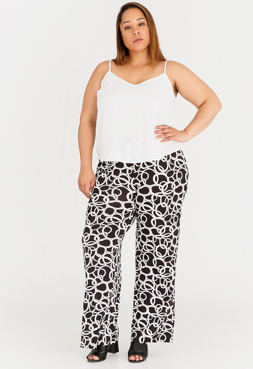 STYLE REPUBLIC PLUS - V-neck Cami White