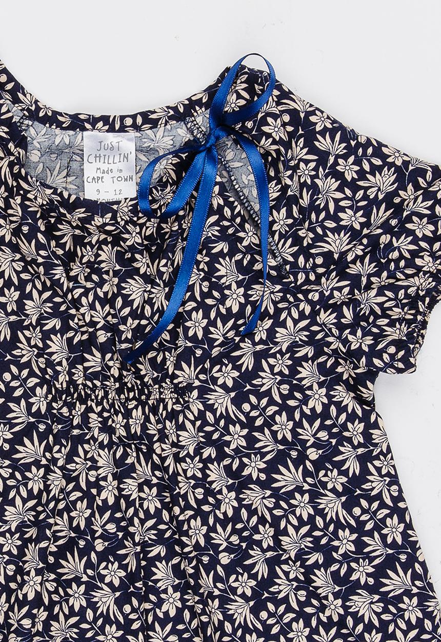 Just chillin - Shift Dress Multi-colour