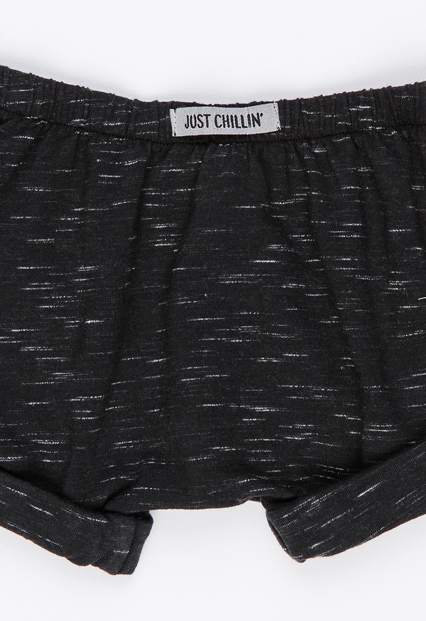 Just chillin - Comfy Shorts Black