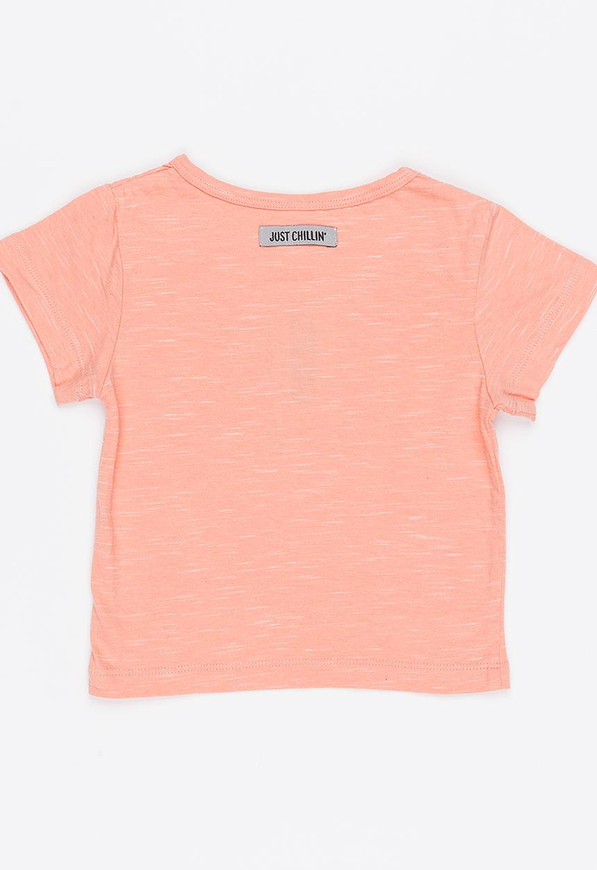 Just chillin - Tee Coral