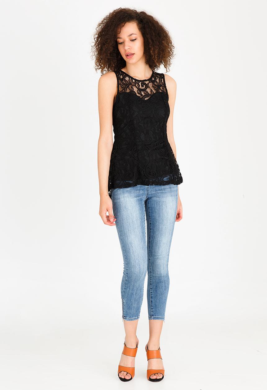 Revenge - Sleeveless Lace Top Black