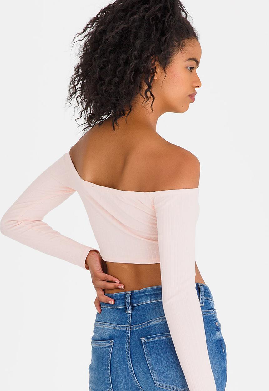 c(inch) - Off the Shoulder T-shirt Pale Pink