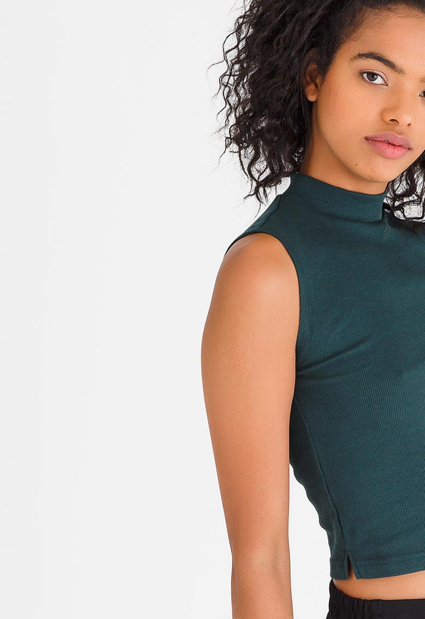 c(inch) - High Neck Ribbed Top Dark Green