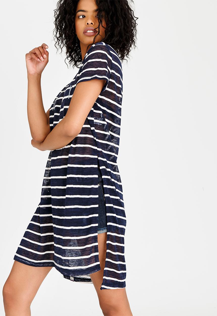 Roxy - Moving Source Top Navy