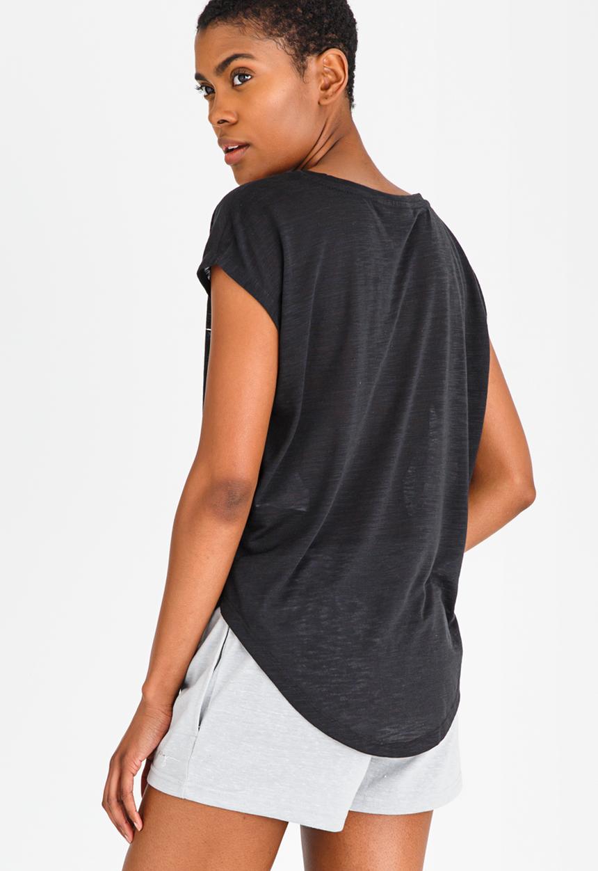 ONLY Play - Cindi Curved Hemline Tee Black
