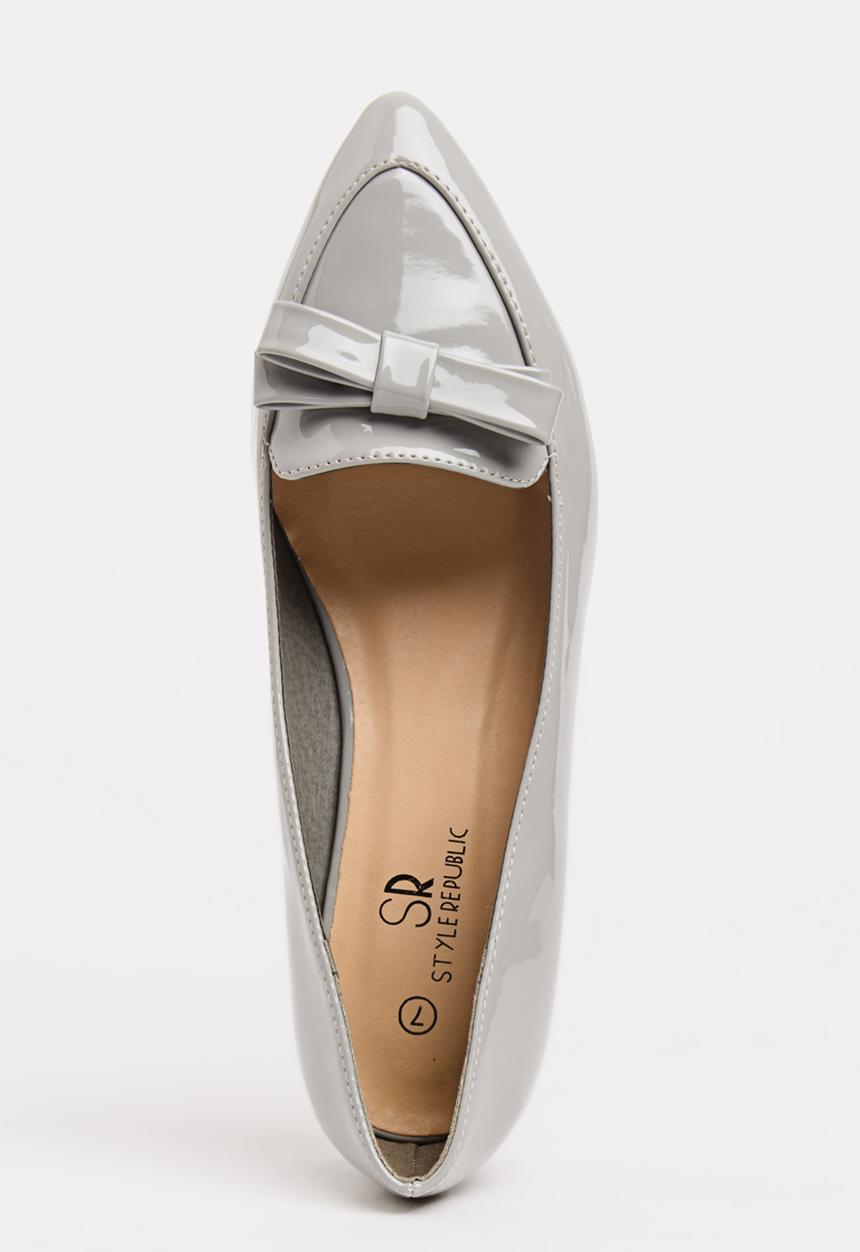 STYLE REPUBLIC - Patent Bow Pumps Pale Grey