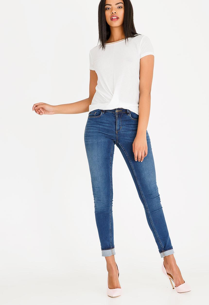SISSY BOY - Twisted Tee Off White