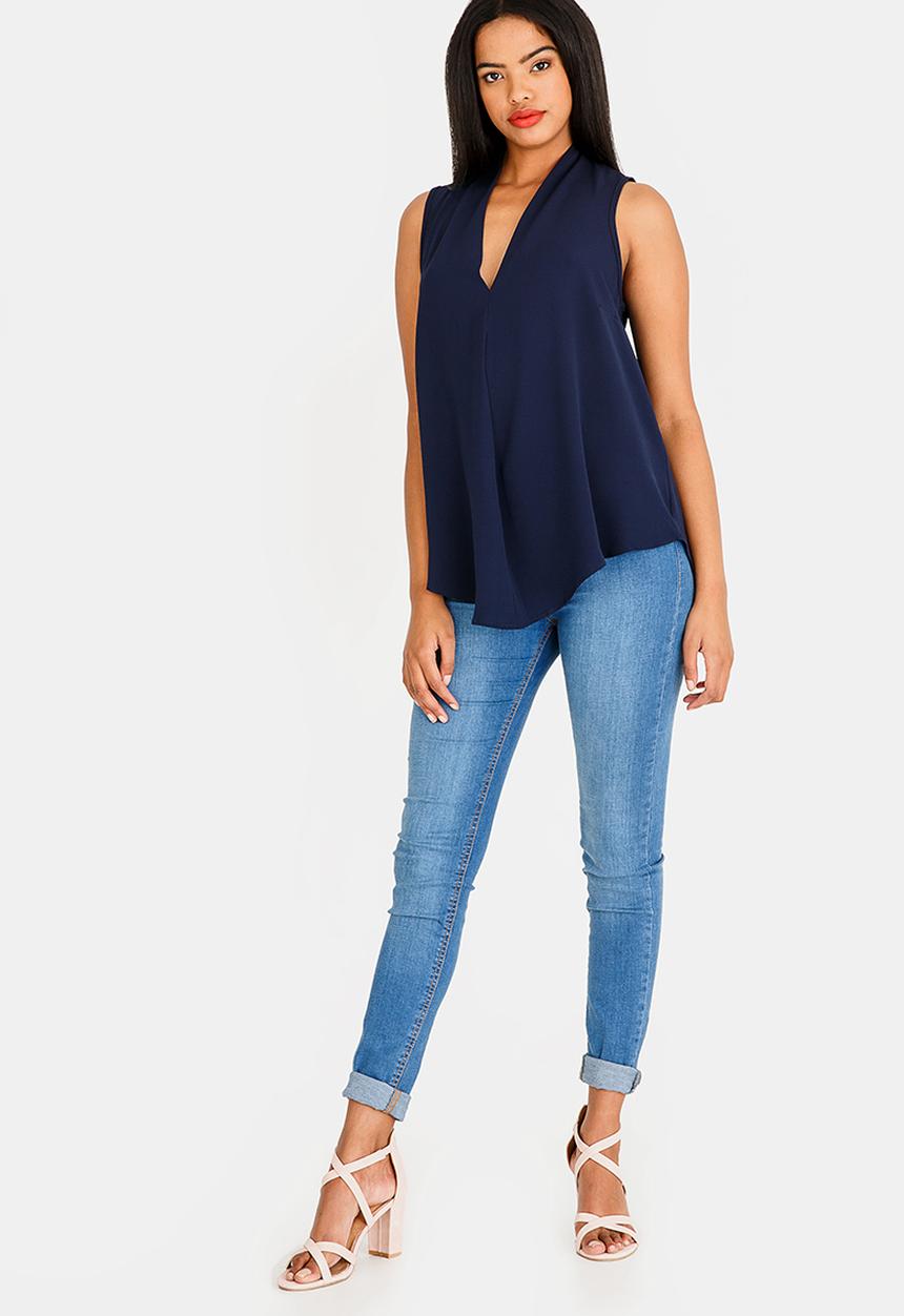edit - V-neckline sleeveless top - navy 