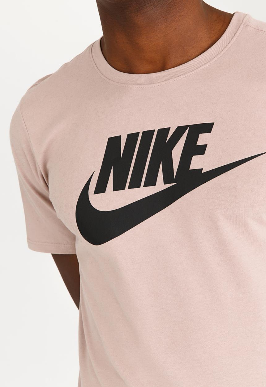 Nike - Nsw Icon Futura Tee - Nike - T-Shirts Taupe