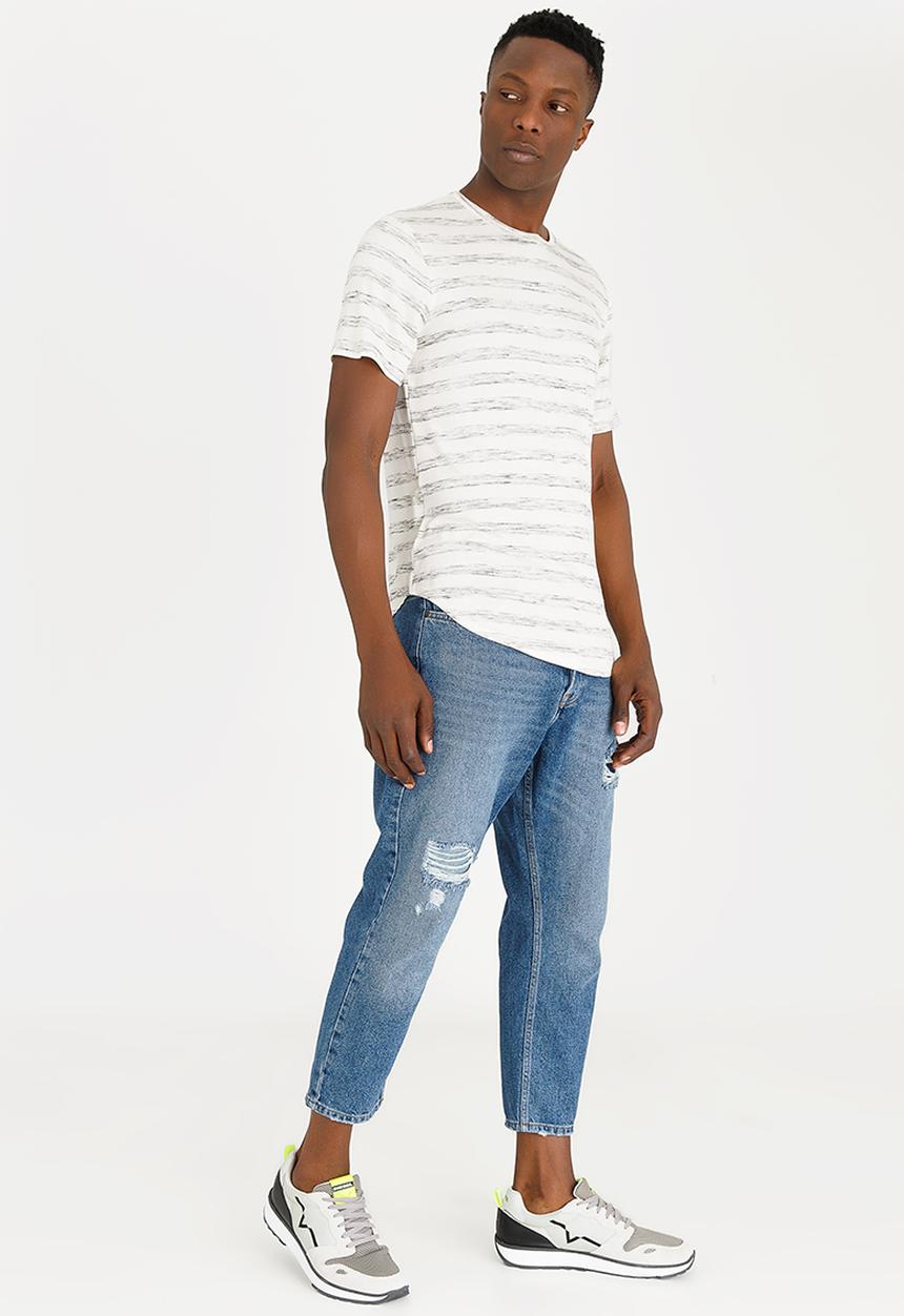 STYLE REPUBLIC - Saint Scoop Hem Tee Black and Cream