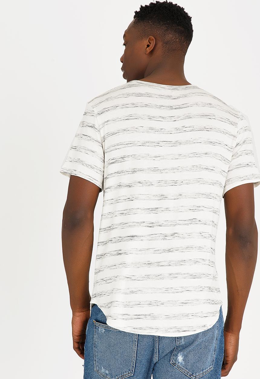 STYLE REPUBLIC - Saint Scoop Hem Tee Black and Cream