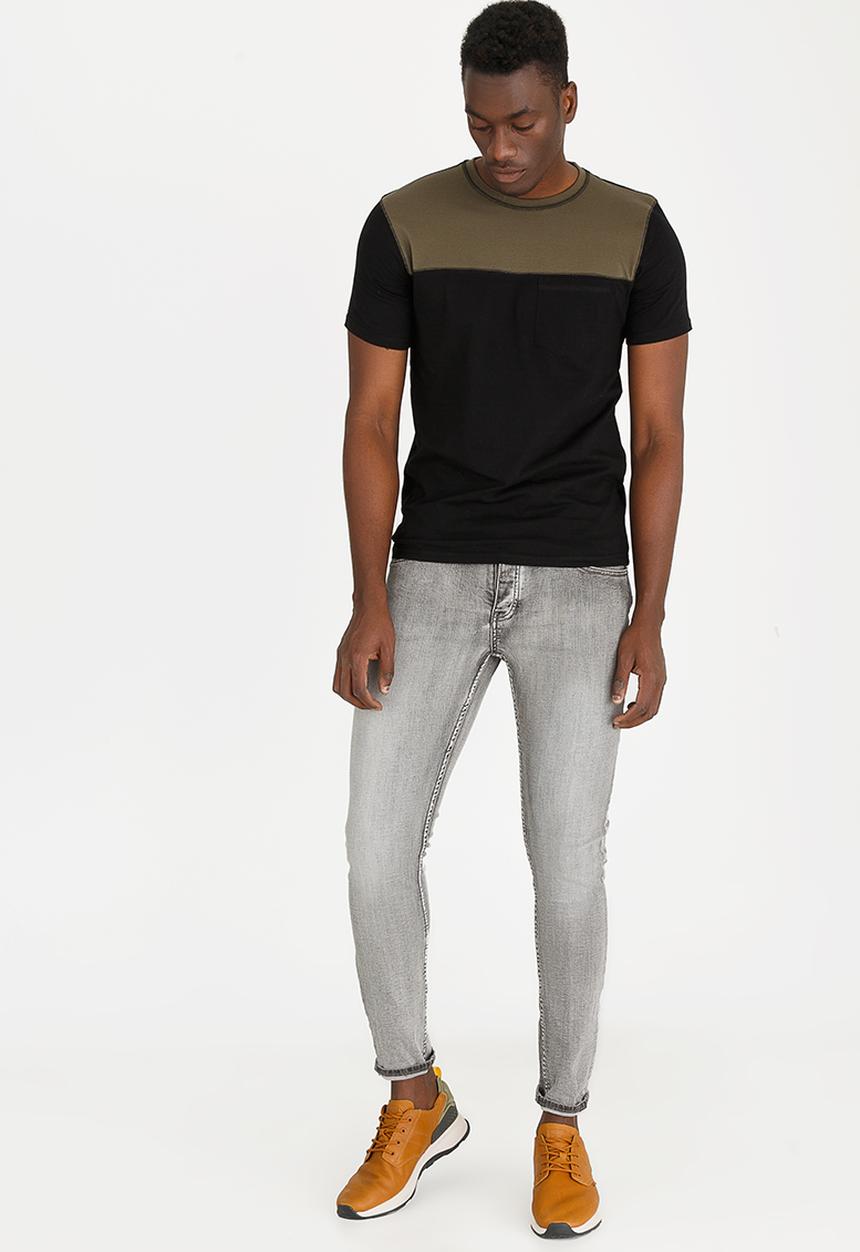 STYLE REPUBLIC - Colourblock T- shirt Black