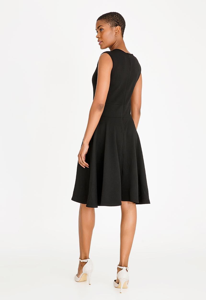edit - Sleeveless fit and flare dress - black 