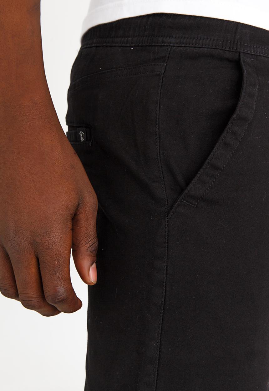STYLE REPUBLIC - Raw Edge Skinny Leg Short Black