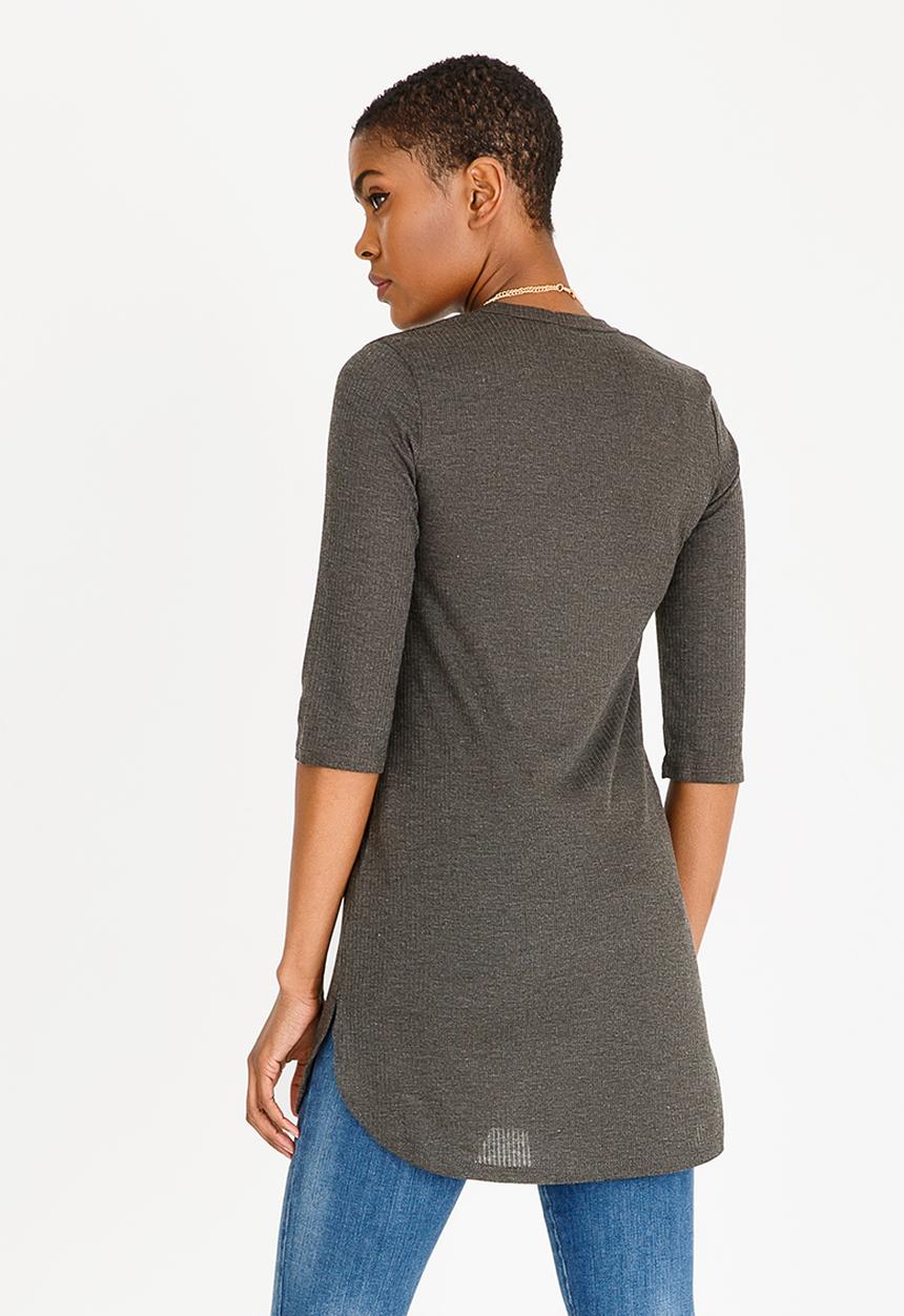 edit - 3/4 Sleeve top with chain - grey