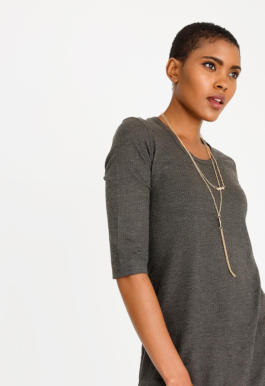 edit - 3/4 Sleeve top with chain - grey