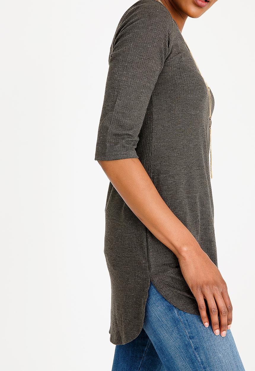 edit - 3/4 Sleeve top with chain - grey