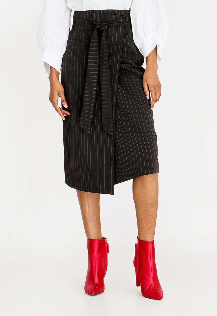 STYLE REPUBLIC - Highwaisted Wrap Skirt Black