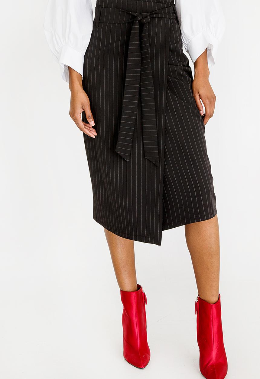 STYLE REPUBLIC - Highwaisted Wrap Skirt Black
