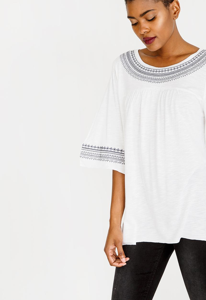 edit - 3/4 Sleeve Top with Embroidery Detail White
