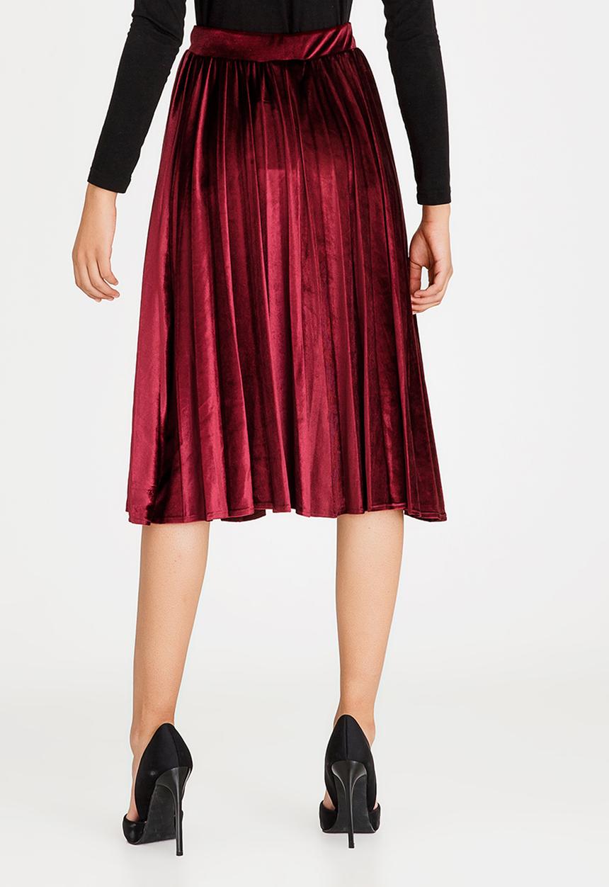 STYLE REPUBLIC - Pleated Velour Skirt Burgundy