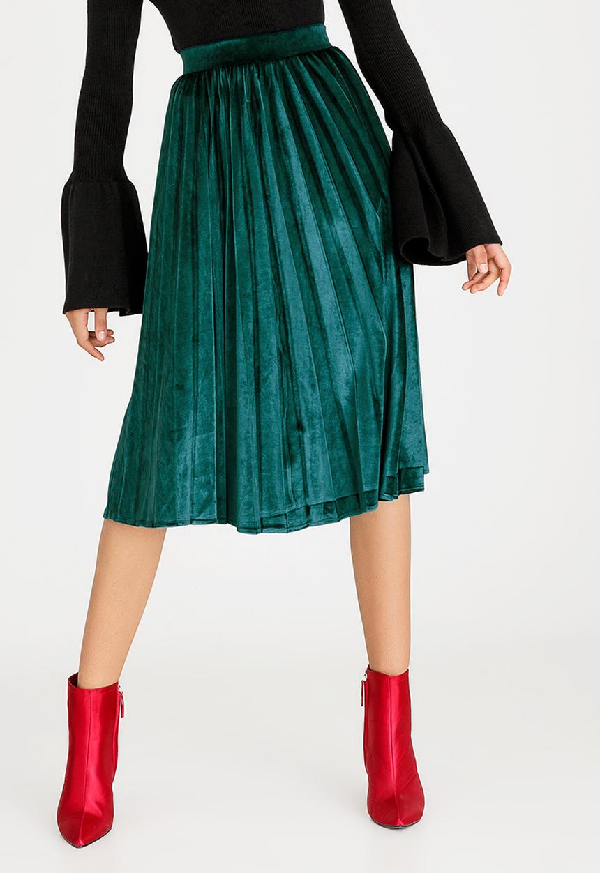 STYLE REPUBLIC - Pleated Velour Skirt Dark Green