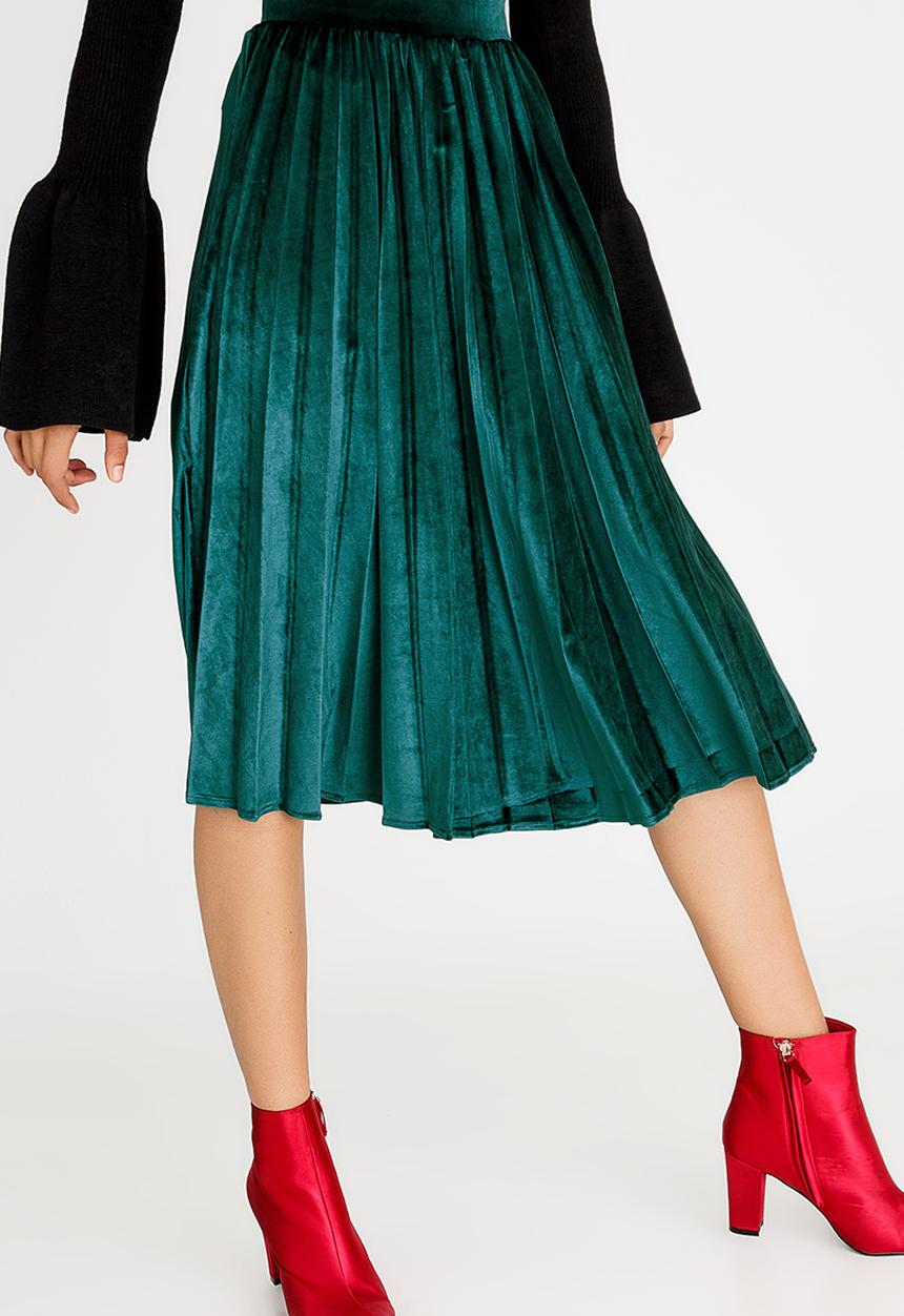 STYLE REPUBLIC - Pleated Velour Skirt Dark Green