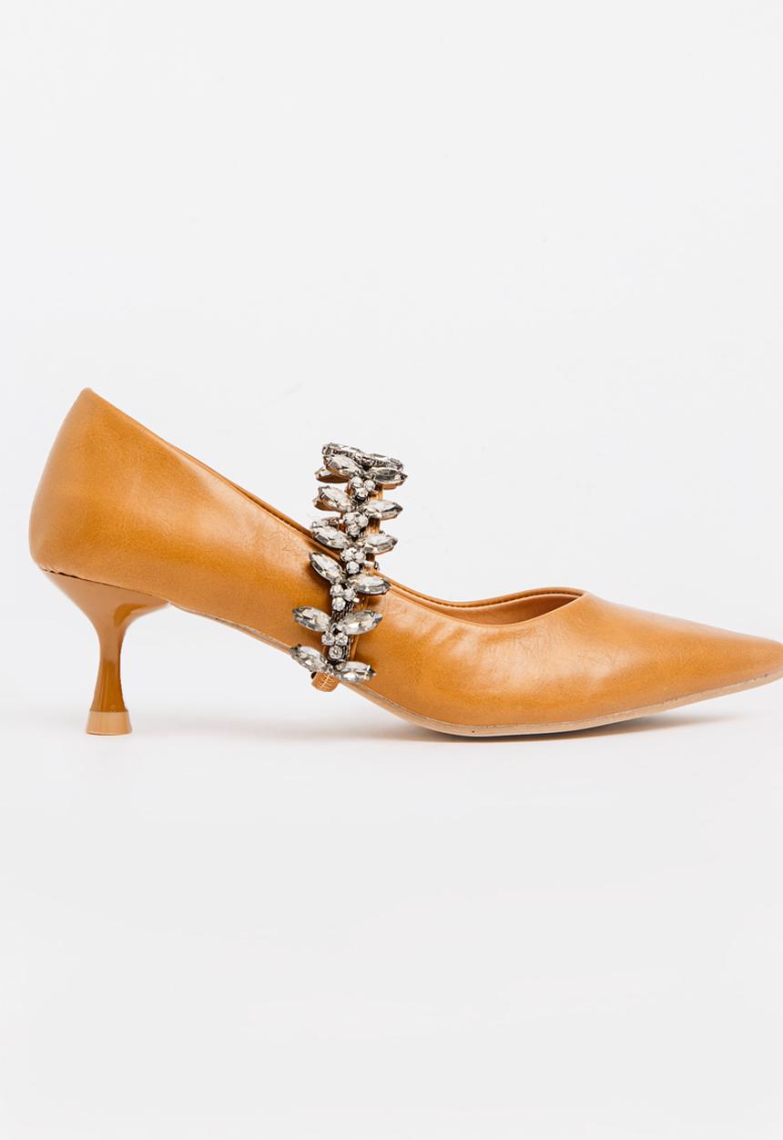 STYLE REPUBLIC - Diamante Courts Tan