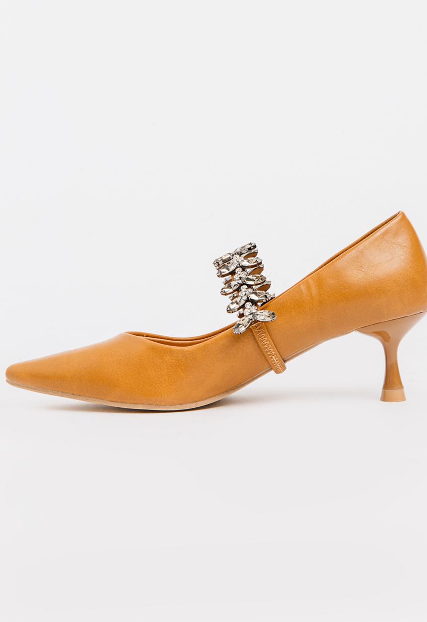 STYLE REPUBLIC - Diamante Courts Tan